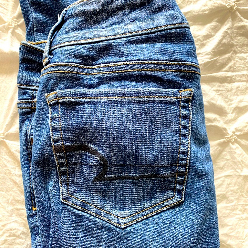 American Eagle Crop Jeans